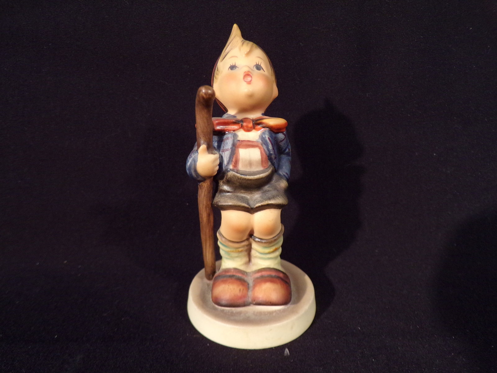 Hummel #16, Size Indicator 16/2/0, Trademark # - 3, Figurine Name - Little Hiker: Up for auction is Hummel #16, Size Indicator 16/2/0, Trademark # - 3, Figurine Name - Little Hiker, This hummel does not have a box and displays these special attributes: None. This Hummel is in excel