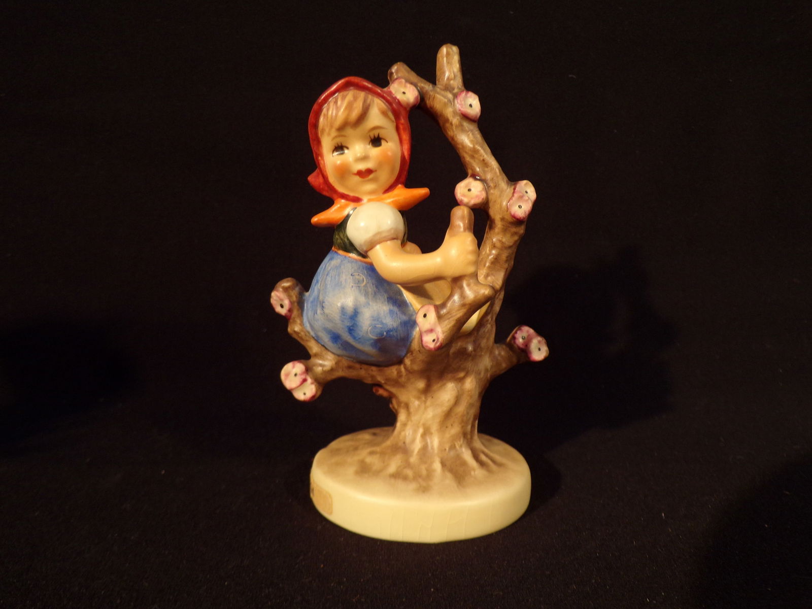 Hummel #141, Size Indicator 141/3/0,  Trademark # - 5, Figurine Name - Apple Tree Girl (1 of 2)