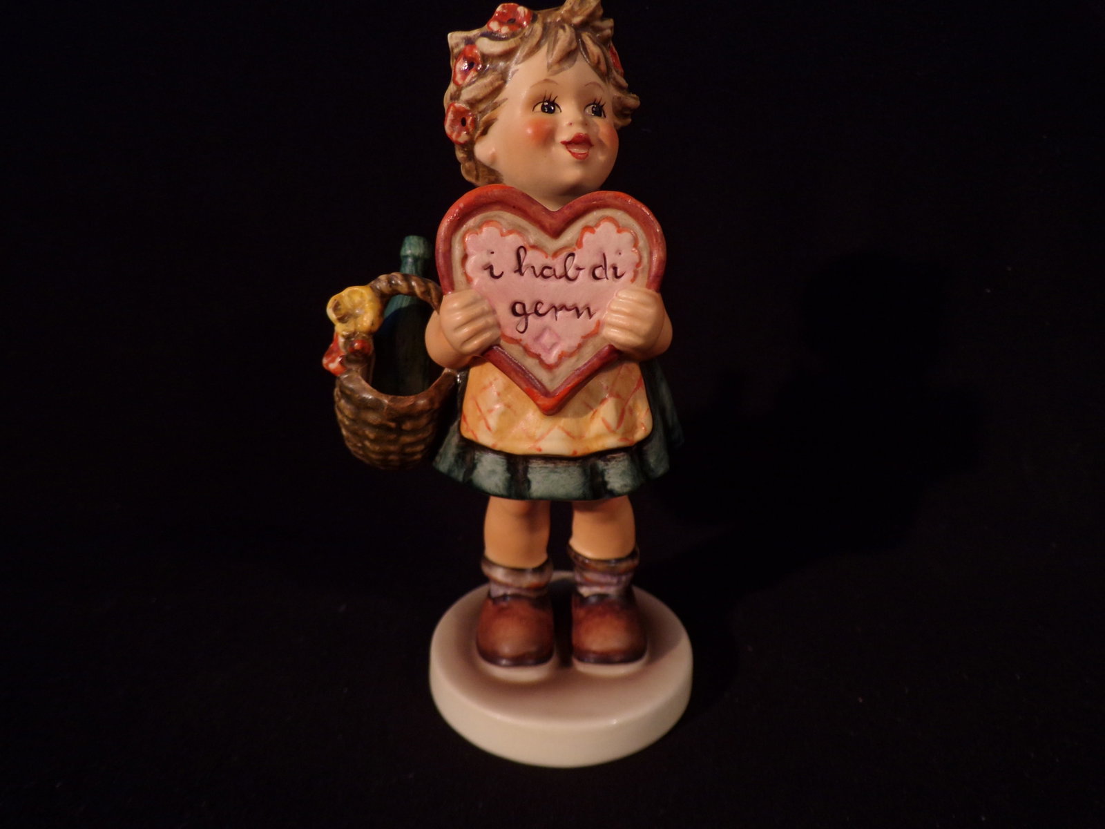 Hummel #387, Trademark # - 5, Figurine Name - Valentine Gift: Up for auction is Hummel #387, Trademark # - 5, Figurine Name - Valentine Gift, This hummel does not have a box and displays these special attributes: Exclusive Special Edition No. 1 for Members of th