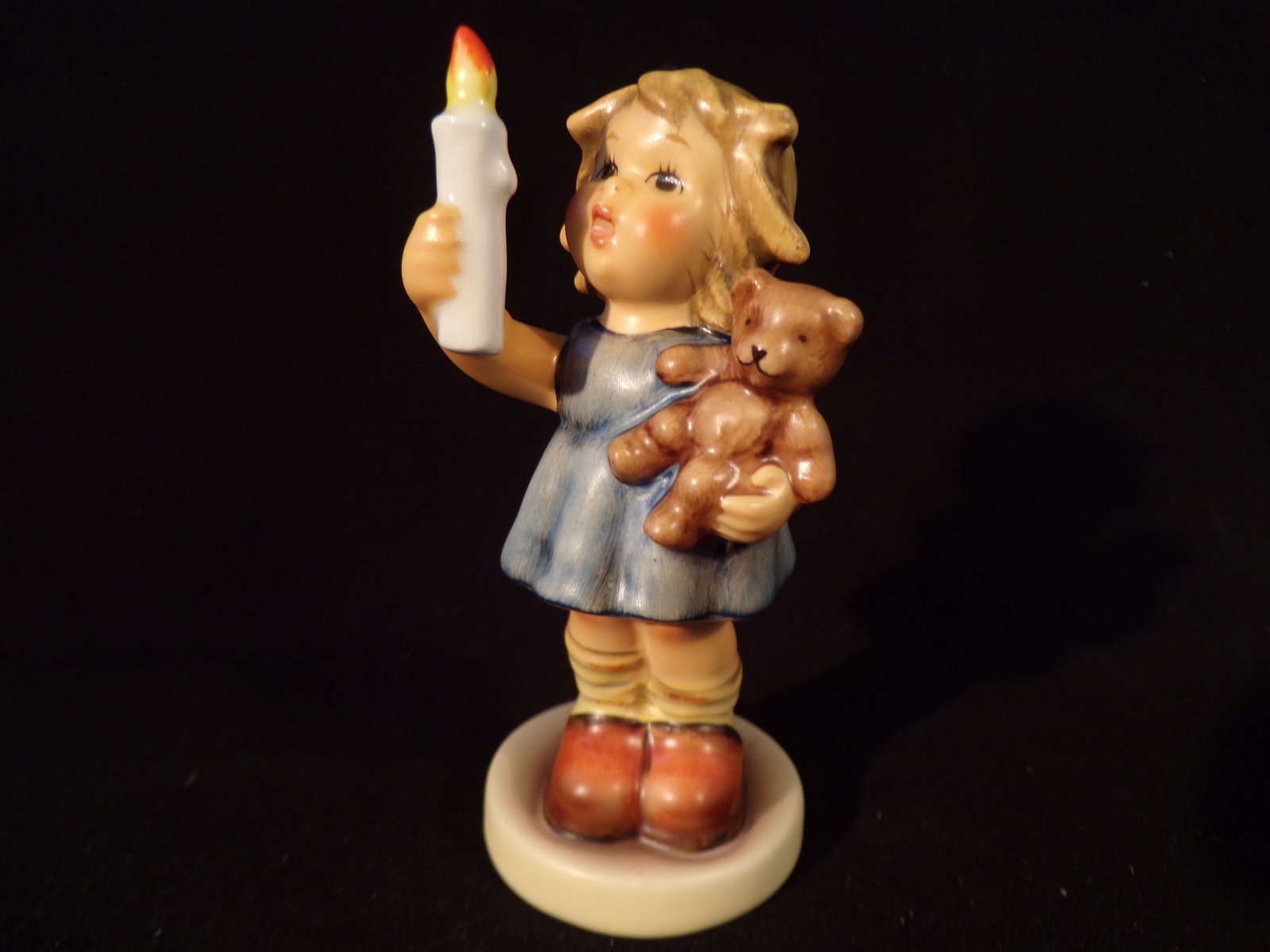 Hummel #2094, Trademark # - 8, Figurine Name - Christmas Wish: Up for auction is Hummel #2094, Trademark # - 8, Figurine Name - Christmas Wish, This hummel does not have a box and displays these special attributes: Exclusive Edition, See pictures for exact Tradem