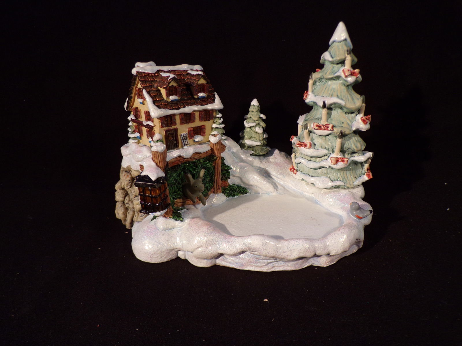 2003 Goebel TIDINGS OF JOY HUMMELSCAPE Premier #1083-D: Up for auction is 2003 Goebel TIDINGS OF JOY HUMMELSCAPE Premier #1083-D , This hummelscape does not have a box. Music Box plays fine and Lights work with batteries when installed. Marked on Base as p