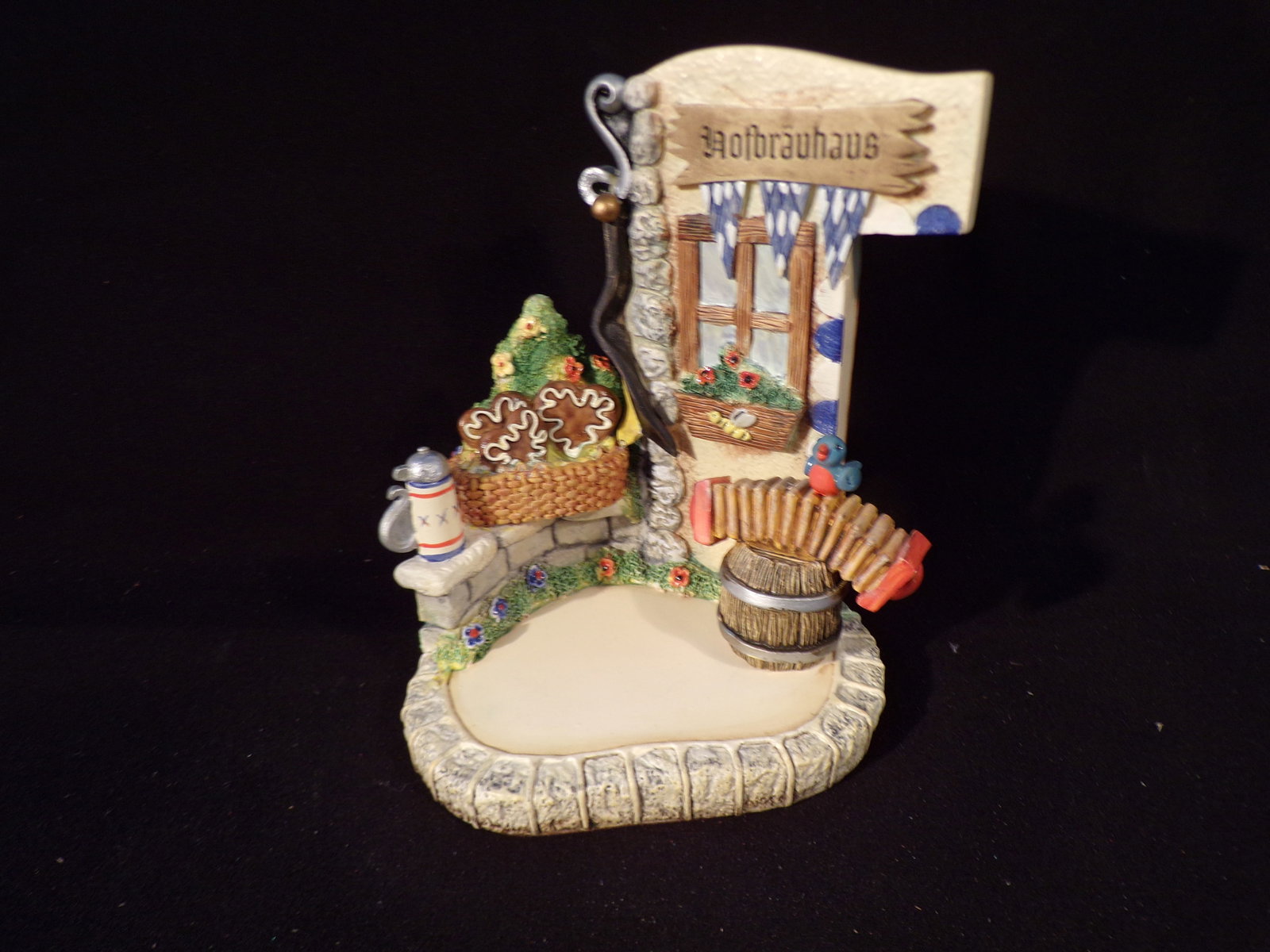 1999 Goebel BAVARIAN BEER GARDEN HUMMELSCAPE - #1016-D (1 of 2)