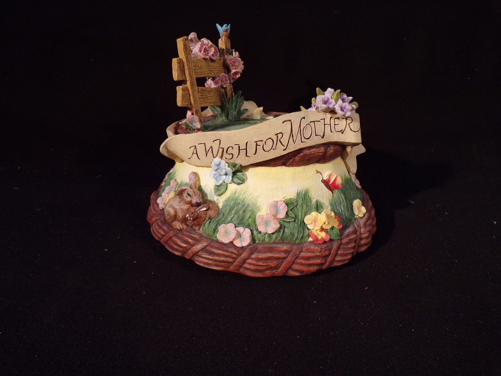 1998 Goebel Musikfest A WISH FOR MOTHER Figurine with Music Box.: Up for auction is 1998 Goebel Musikfest A WISH FOR MOTHER Figurine with Music Box., This Goebel Musikfest Collection Figurine does not have a box. Music Box plays fine. Marked on Base as pictured. All