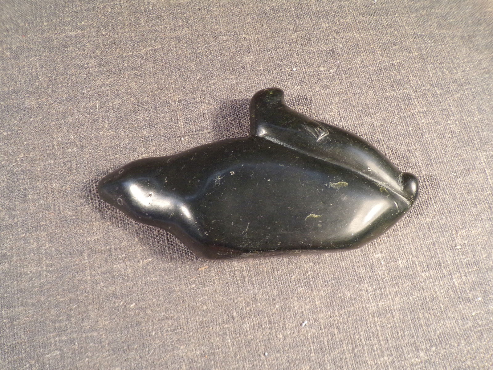 Vintage Eskimo Inuit Black Soapstone Carved Seal Mom and Pup (1 of 2)