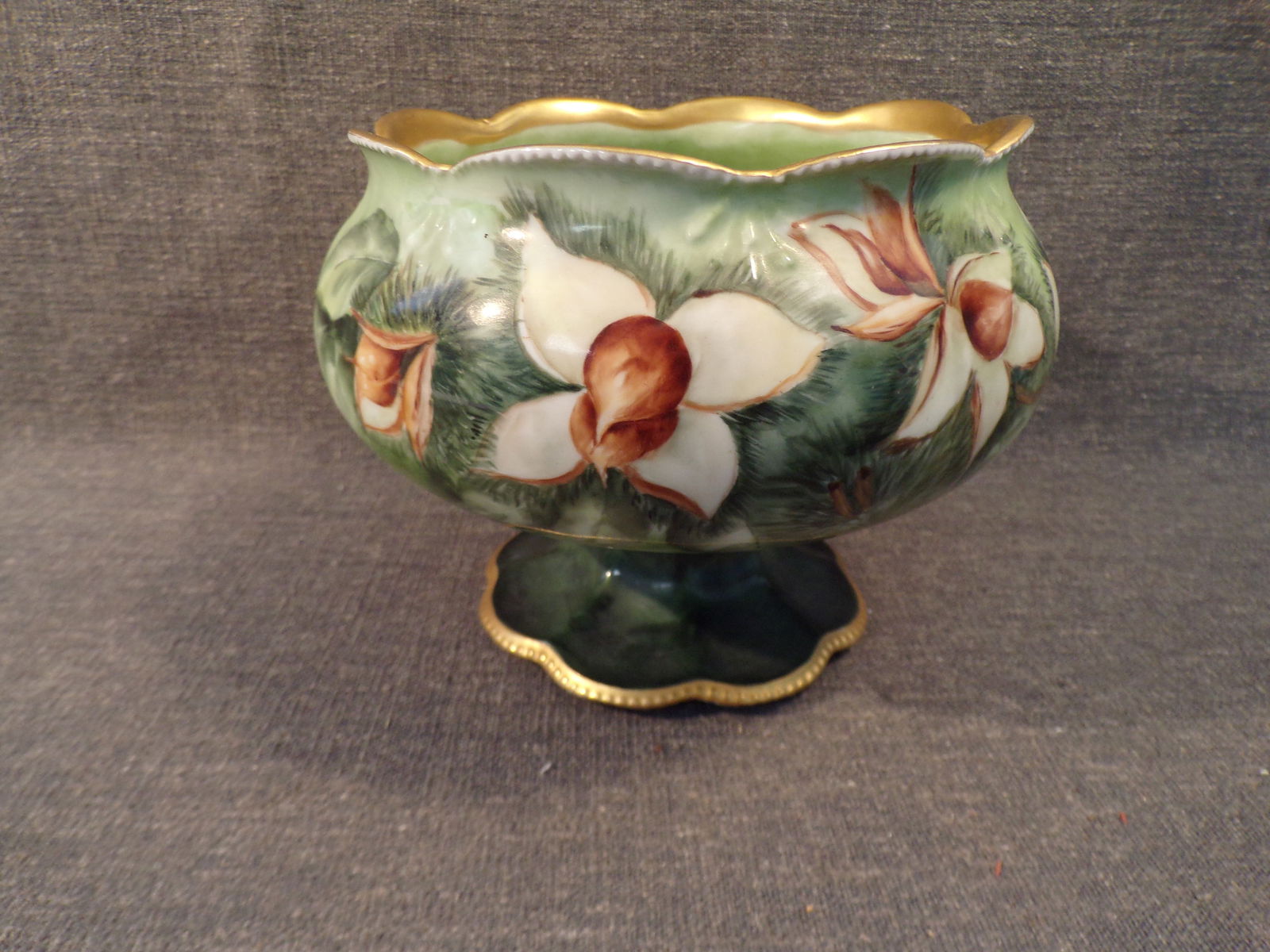 Antique Royal Austria OSCAR & EDGAR GUTHERZ O&EG Royal Austria Vase. (1 of 5)