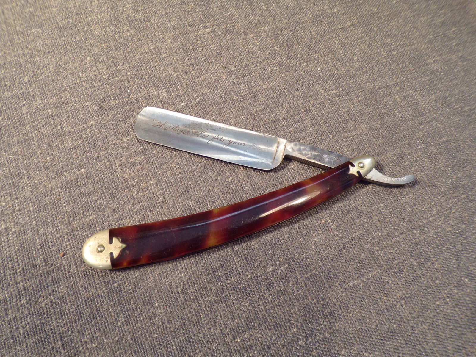 Vintage Robeson Shuredge Straight Razor 36M400 Rochester NY (1 of 5)