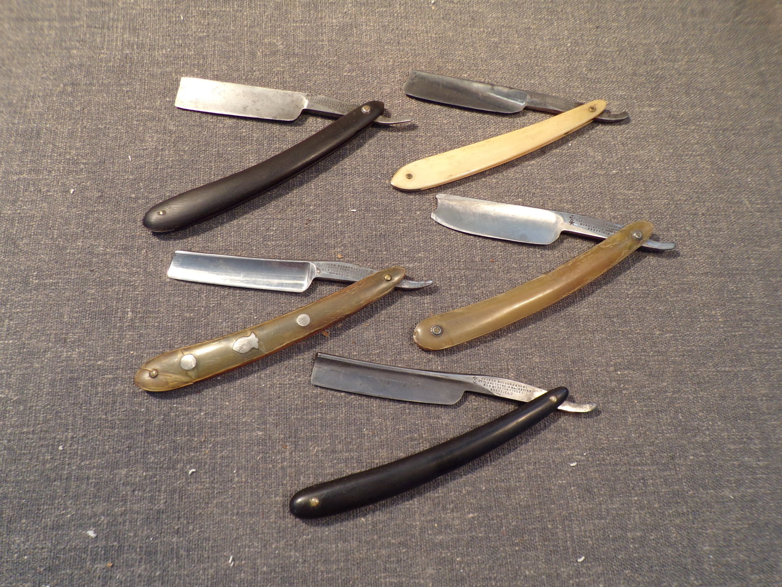 Lot of 5 antique Straight Razors "Joseph Rodgers & Sons" - Cutlers to the Majesty.: Lot of 5 antique Straight Razors "Joseph Rodgers & Sons" - Cutlers to the Majesty. These Rodgers Straight Razors are in fair to very good condition as pictured. You get all 5 for one bid. See pictures