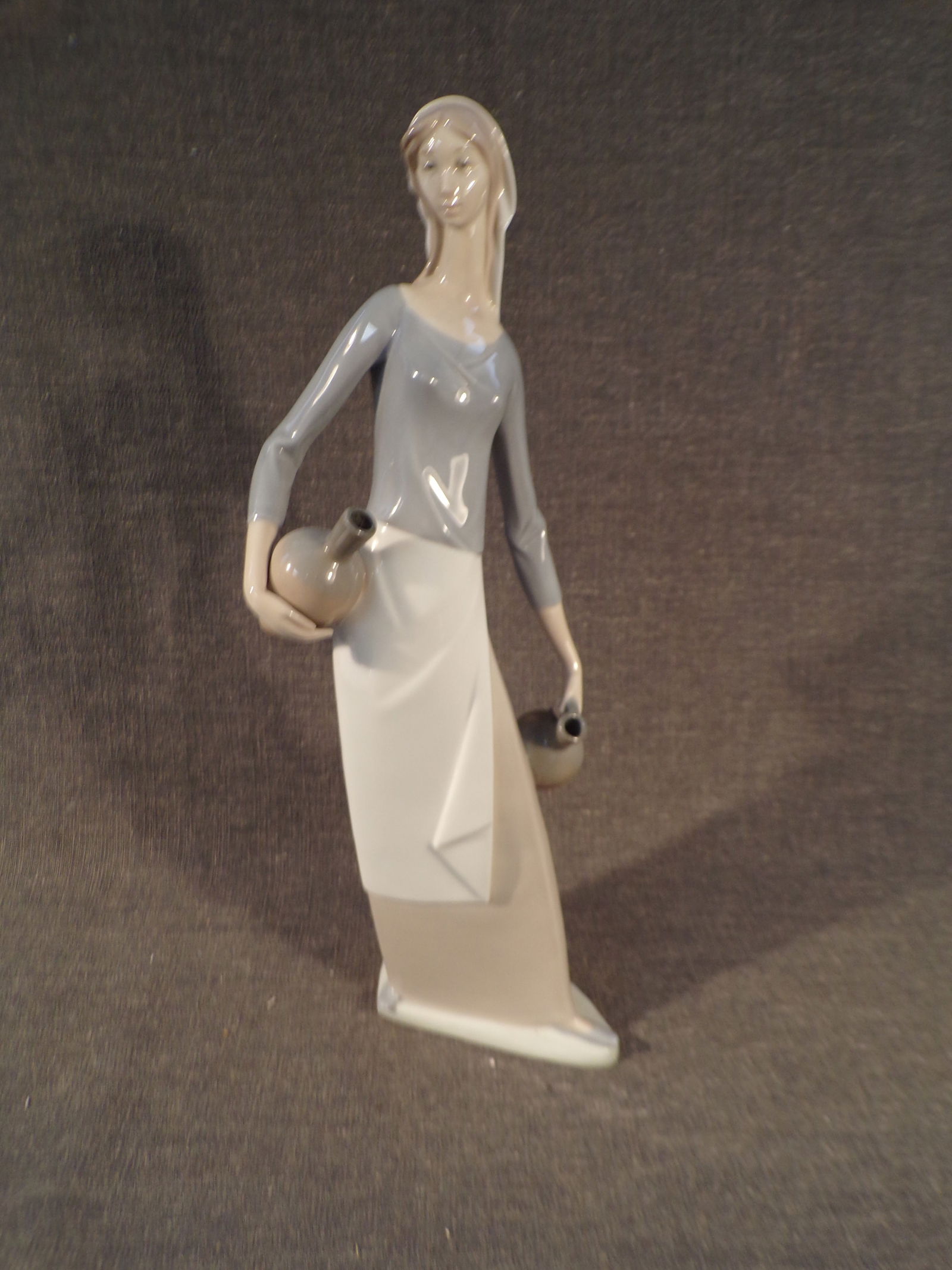 Vintage Lladro 4875 Tall Girl with Water Jugs. (1 of 3)