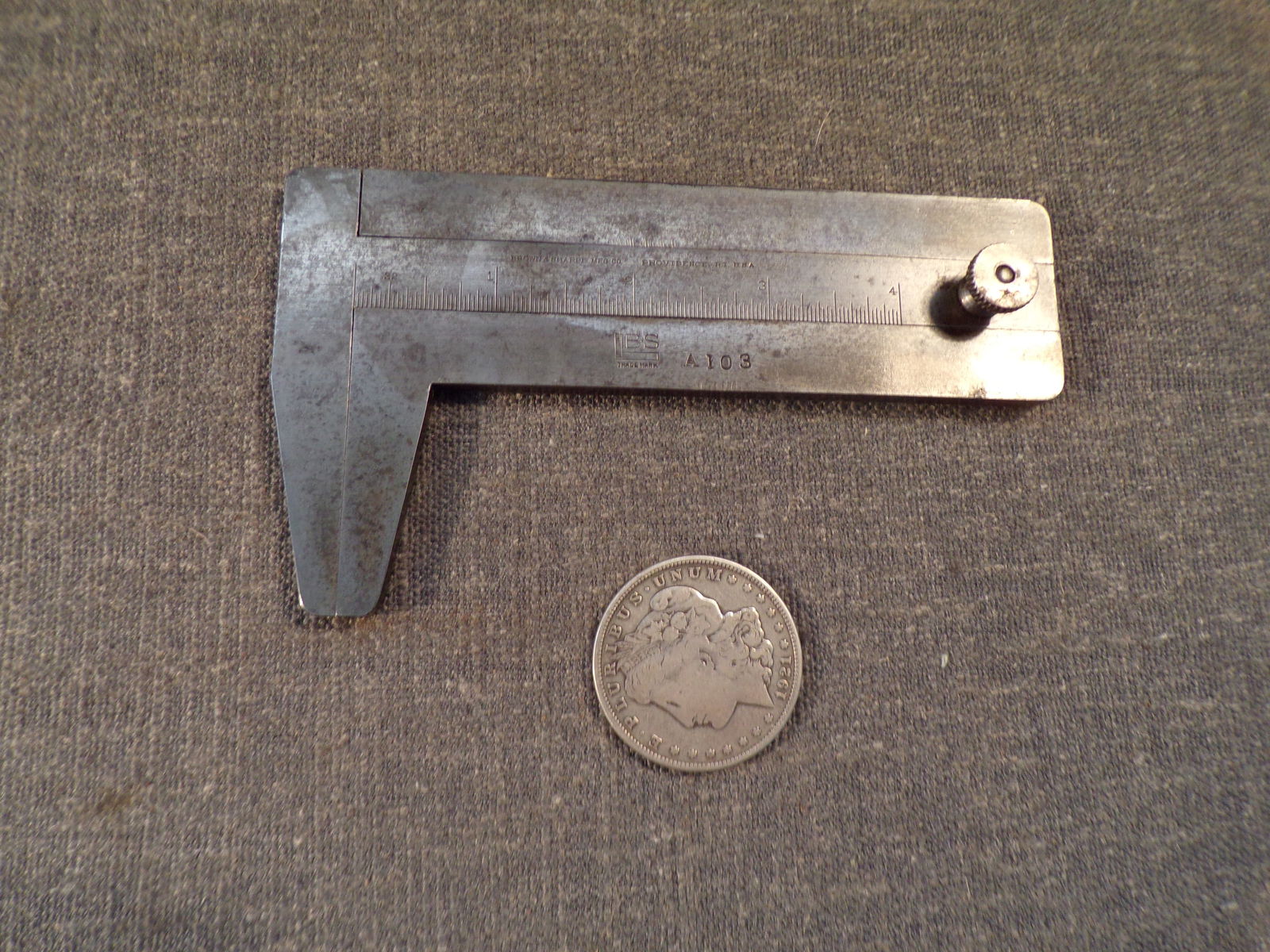 Antique Brown & Sharpe A103 Sliding Caliper: Antique Brown & Sharpe A103 Sliding Caliper. This Brown & Sharpe Sliding Caliper is in Good or better condition as pictured. Number A103, measuring 4". See pictures for complete condition and descript