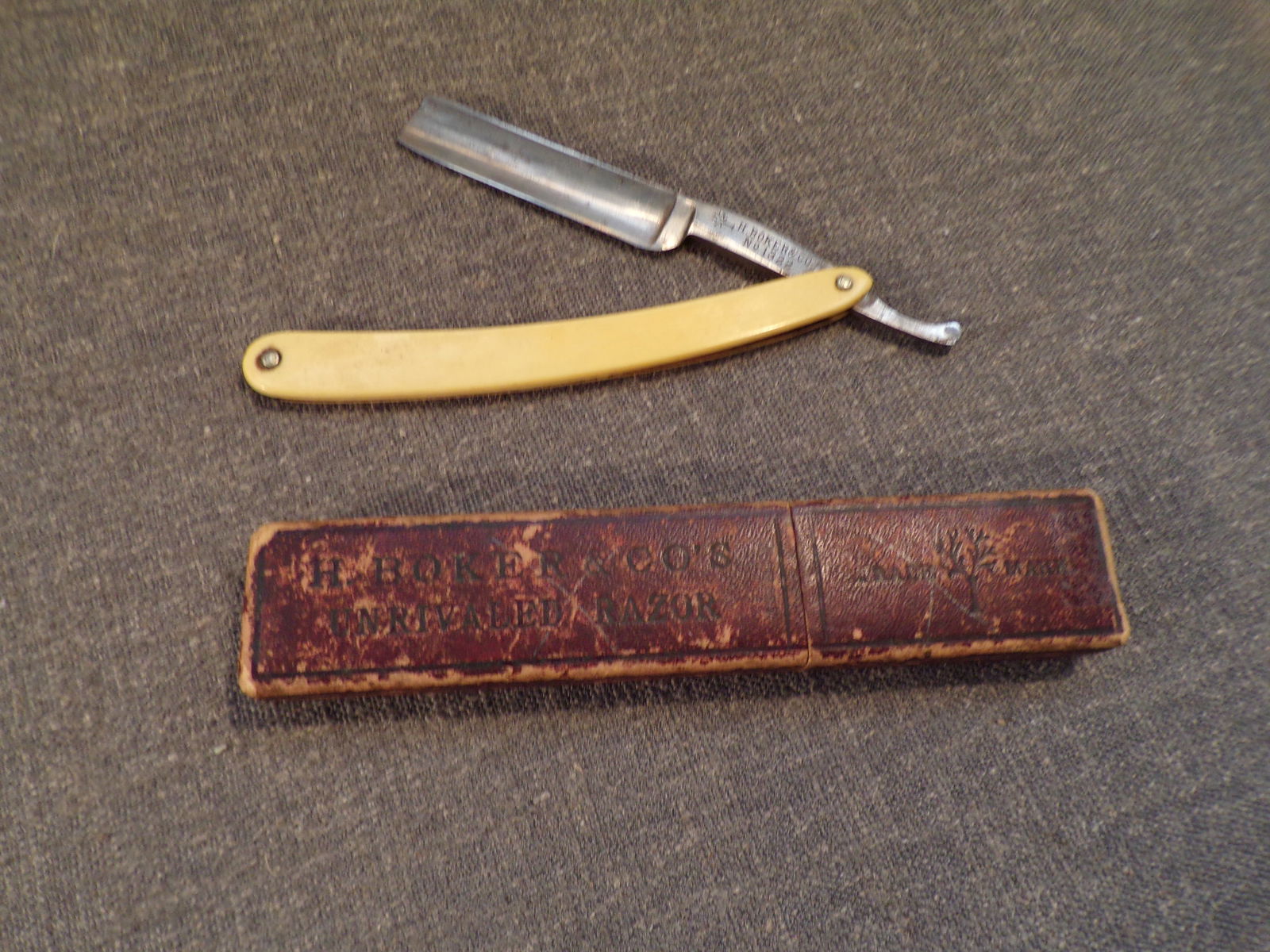 Antique H. Boker No. 1322 Tree Brand Straight Razor w/ Box. (1 of 3)