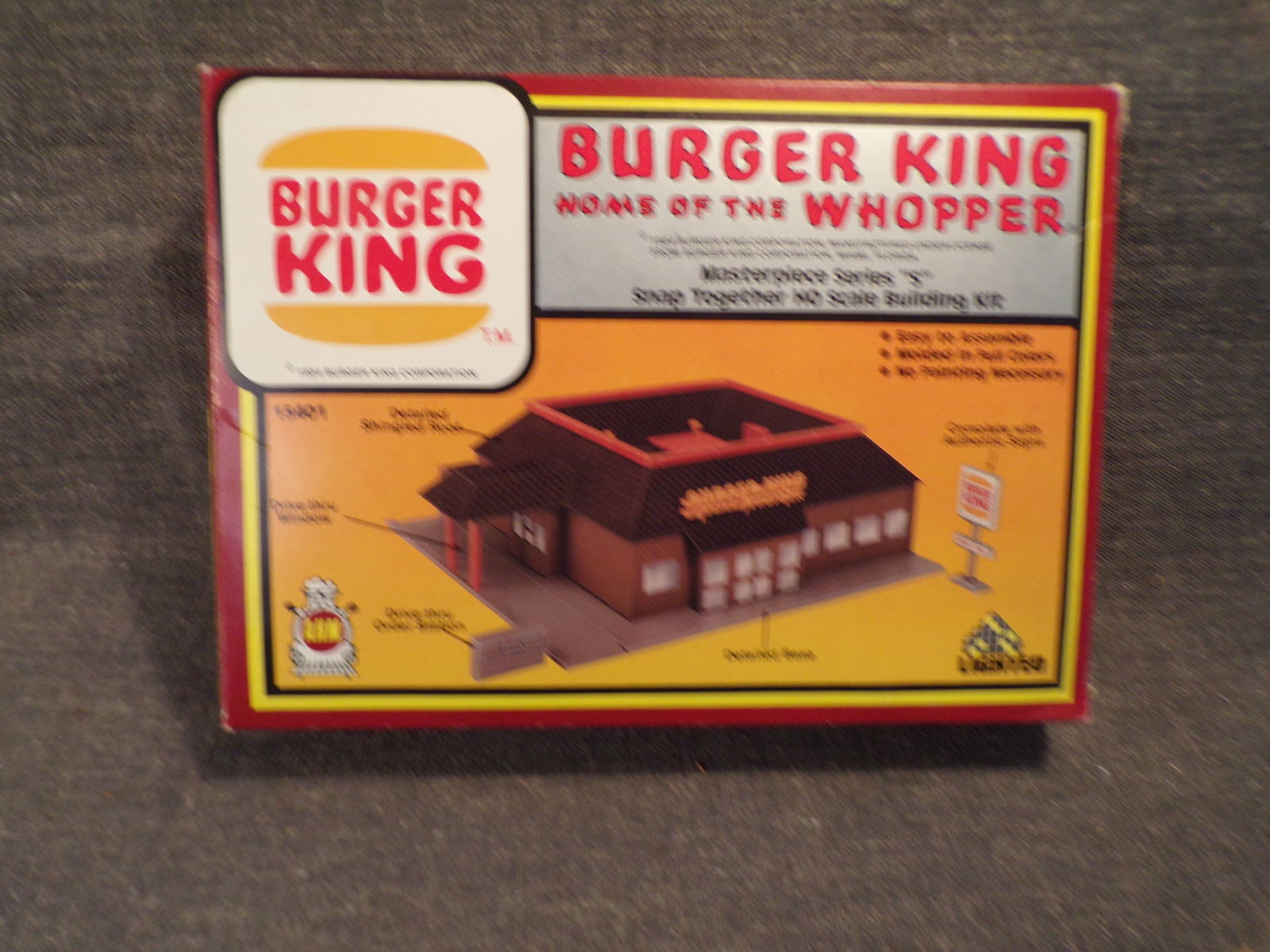 Vintage AHM Burger King Home of the Whopper- HO Scale Kit - Excellent. (1 of 5)