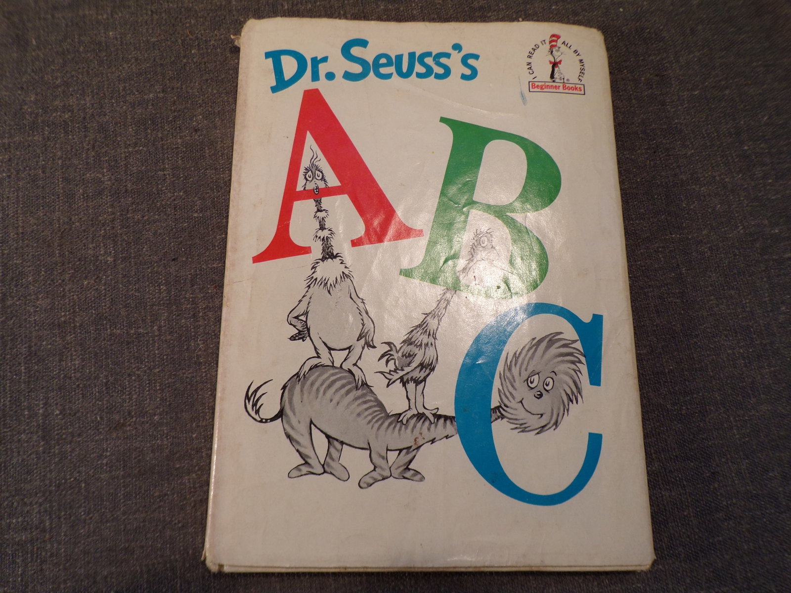 Vintage 1963 1st Edition Dr. Seuss's ABC with Dust Jacket 195/195: Vintage 1963 1st Edition Dr. Seuss's ABC with Dust Jacket 195/195. This Dr. Seuss Book is in good or better condition as pictured. Fair or better dustjacket. 1st Edition marked 195/195 on DJ. See pict