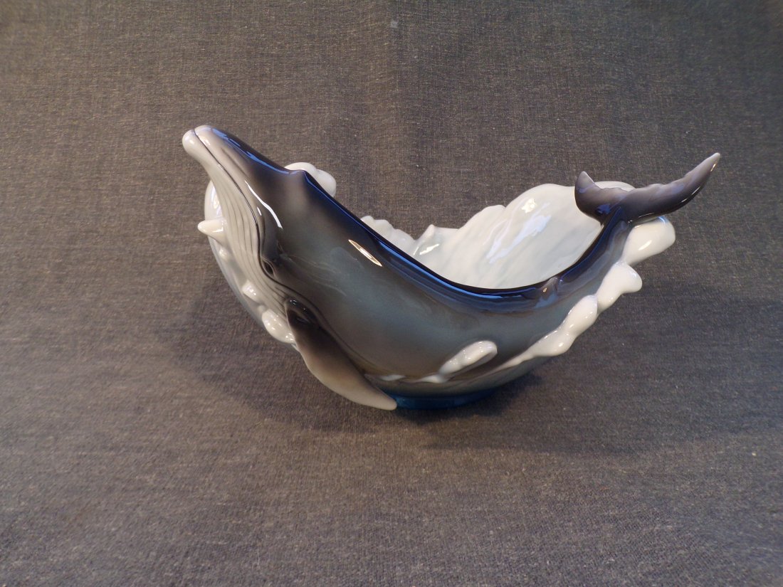 Vintage Franz Porcelain: Whale Bowl.: Vintage Franz Porcelain: Whale Bowl. Model #: XP1688 Measurements: 6-12"H x 11-1/2"L x 9-1/2"W. This Vintage Franz Porcelain item is New Old Stock and is in Excellent Condition as pictured. Comes in t