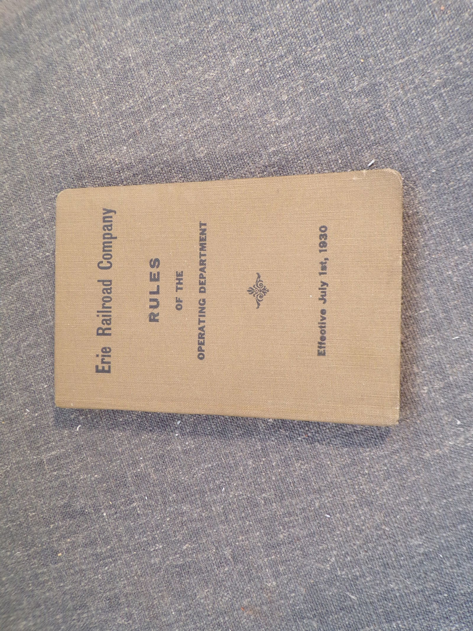 1930 Erie Railroad Company Operating Rule Book July 1st 1930 - Nice. (1 of 5)