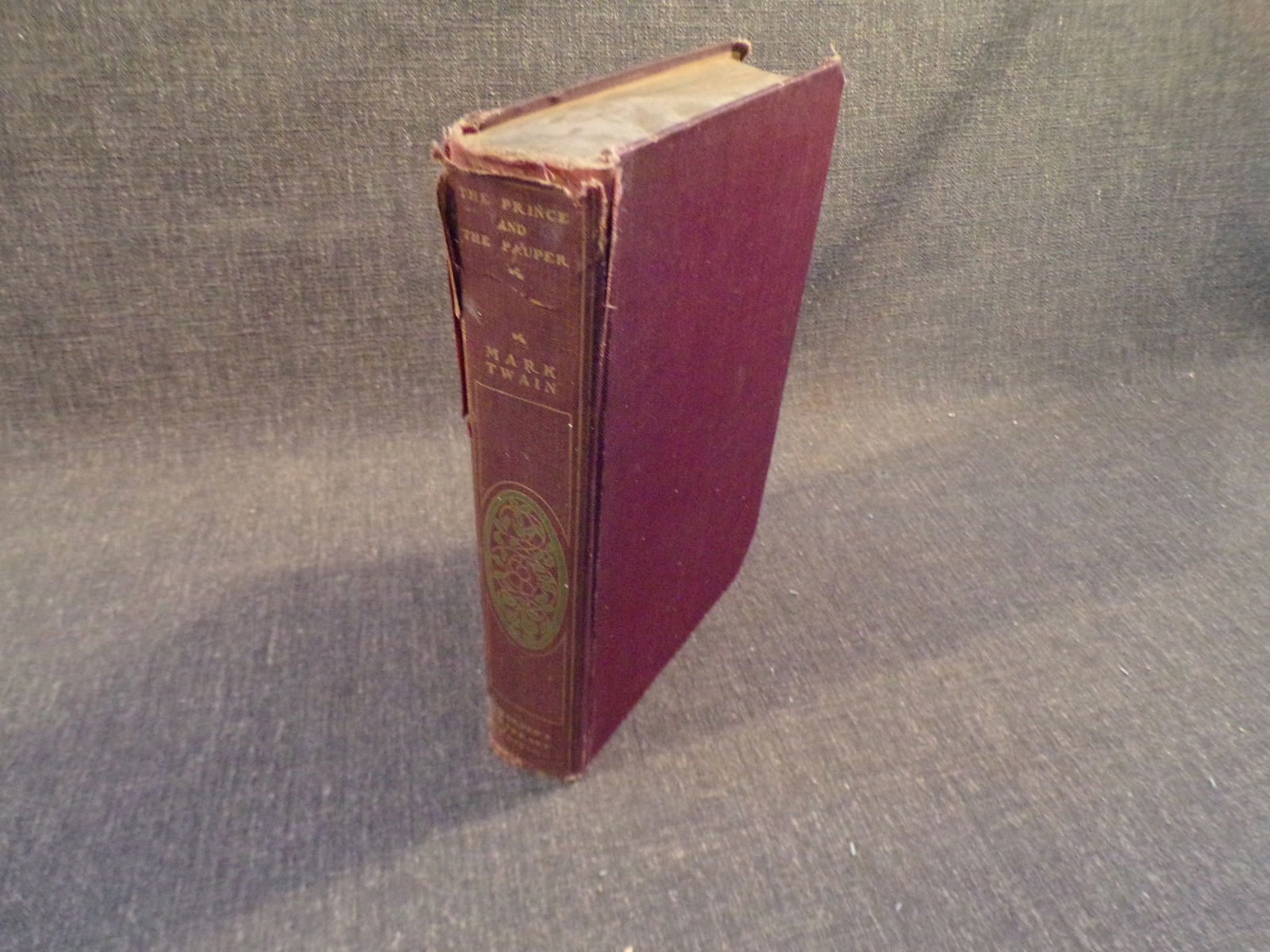 1902 The Prince And The Pauper by Mark Twain (Illustrated): 1902 The Prince And The Pauper by Mark Twain (Illustrated) - Published by Harper & Brothers, 1902 HC. This Book is in Fair to Good condition as pictured. No Dust Jacket. See pictures for complete cond