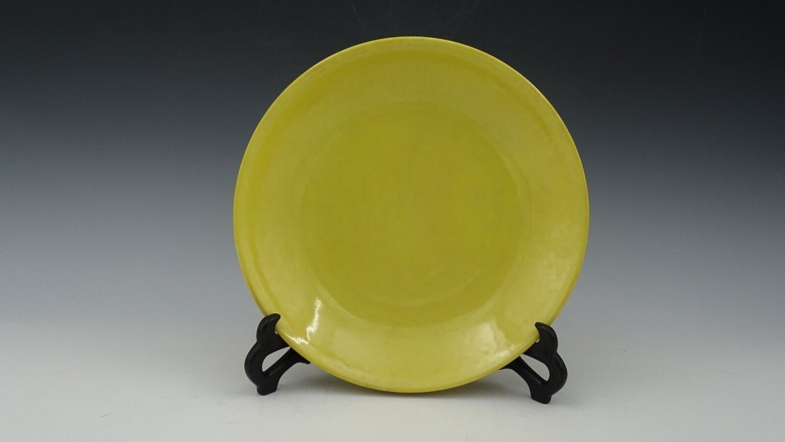 ANTIQUE 17TH CHINESE QING DYNASTY GLAZED YELLOW PORCELAIN PLATE DISH MARKED (1 of 9)