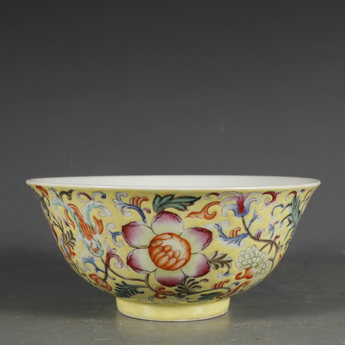 Antique chinese Qianlong Qing Dynasty, Famille Rose Gold Flower Pattern Enamel Bowl: Size: Height 6.7cm Diameter 15cm