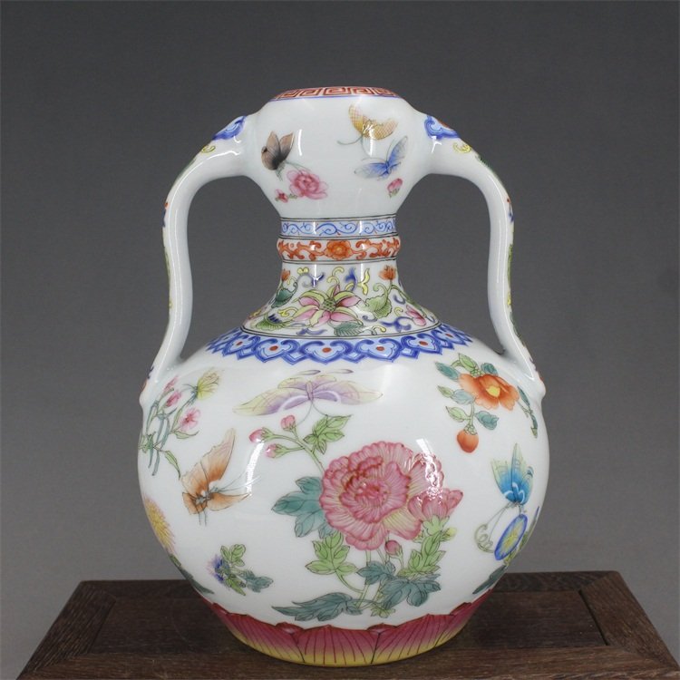 Antique Chinese Qianlong Qian Dynasty colorful enamel dish pattern love Ruyi ear garl vase porcelain (1 of 5)