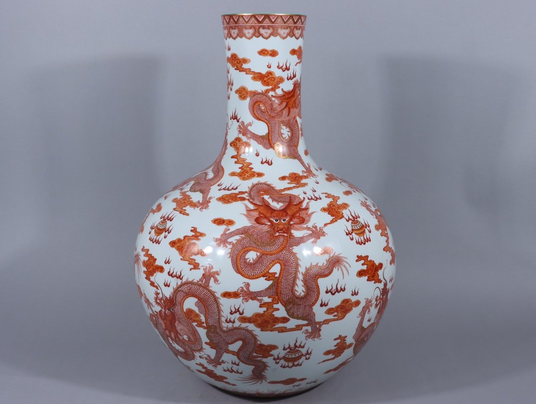 Qianlong in the Qing Dynasty! Fan Hong painted gold Kowloon celestial ball vase (1 of 9)