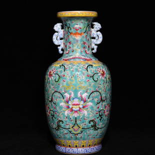 Qianlong famille rose flower pattern amphora vase: 30.5cm high and 14.5cm in diameter,