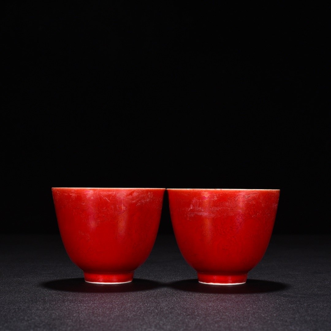 Ming Chenghua Red Glaze Inner Green Glaze Carved Dragon Pattern Cups (1 of 8)