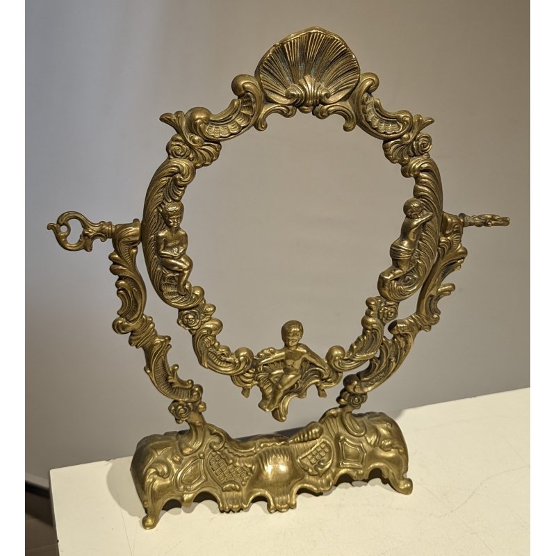 Brass frame: Brass frameOrigin: ItalyPeriod: 20th centuryMaterials: BrassDimensions: Ht 33 x 32 x 7 cm