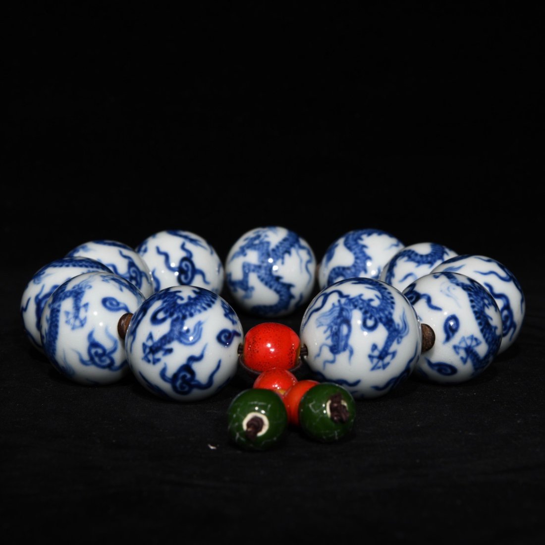 Ming blue and white dragon pattern bracelet, (1 of 6)