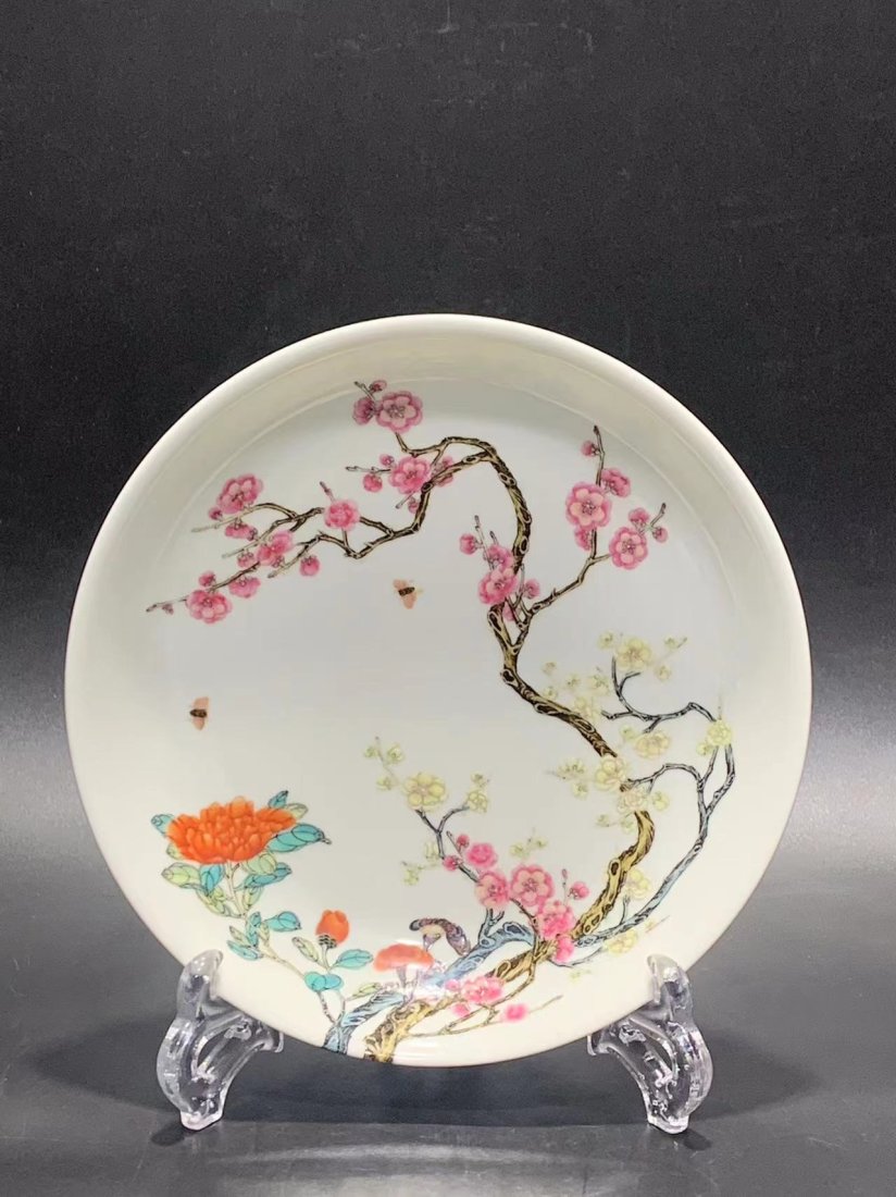 Qing Yongzheng pastel flower plate: Qing Yongzheng pastel flower plate, diameter 20.5 cm