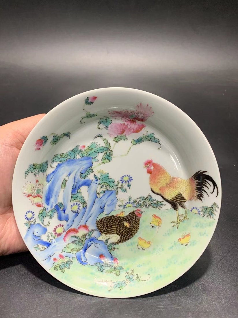 Qing Yongzheng famille rose golden rooster garden plate: Qing Yongzheng famille rose golden rooster garden plate, diameter 15.5 cm