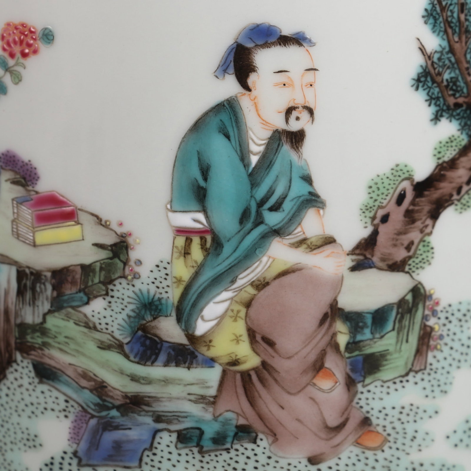 Qing Dynasty Yongzheng Period Pastel-colored Teaching Child Pen Holder: Size: Height 12cm Diameter 9.8cm