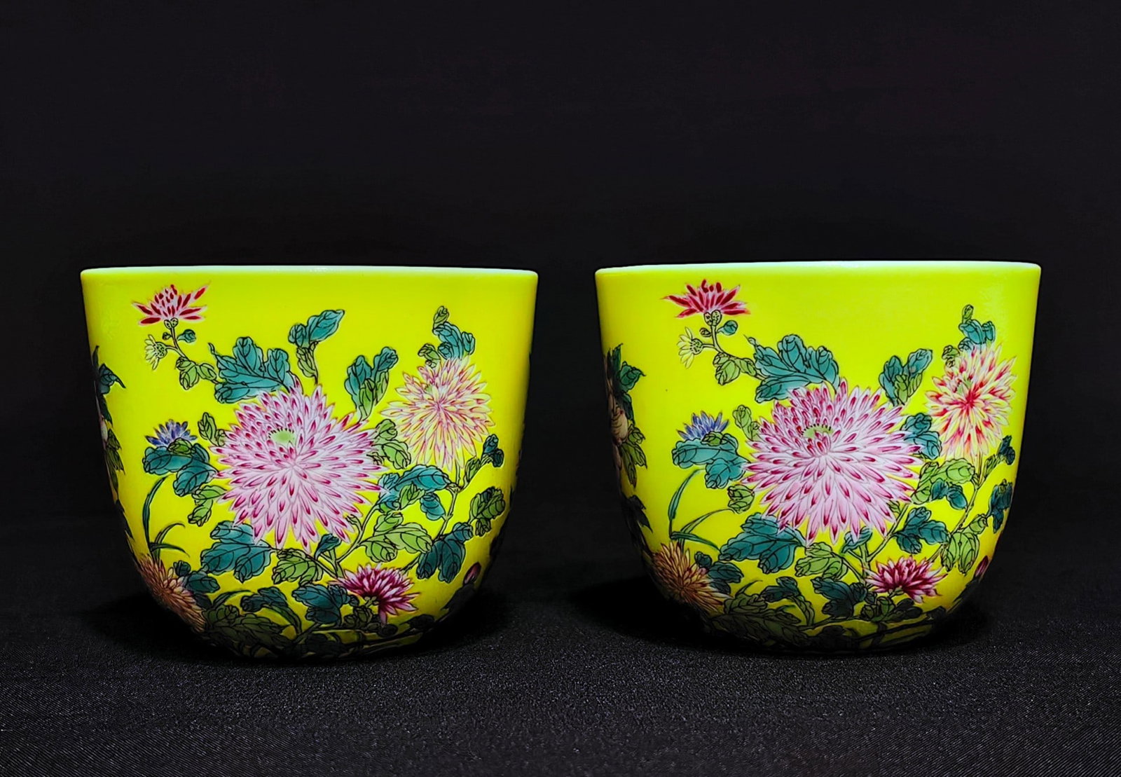 cup the Yongzheng period of the Qing Dynasty: Height 6.3 cm, diameter 7.3 cm,