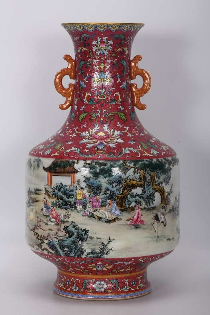 Qianlong period of the Qing Dynasty, double handles with rouge-red enamel and figures and stories (1 of 8)