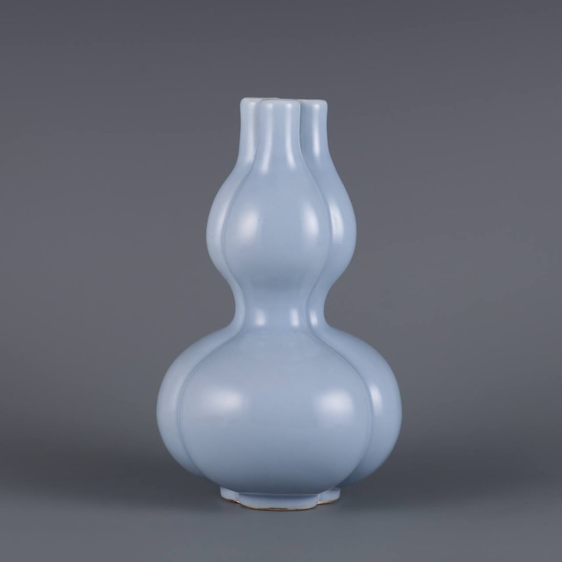 Sky blue glaze three-tube gourd bottle made in the Qianlong period of the Qing Dynasty (1 of 8)