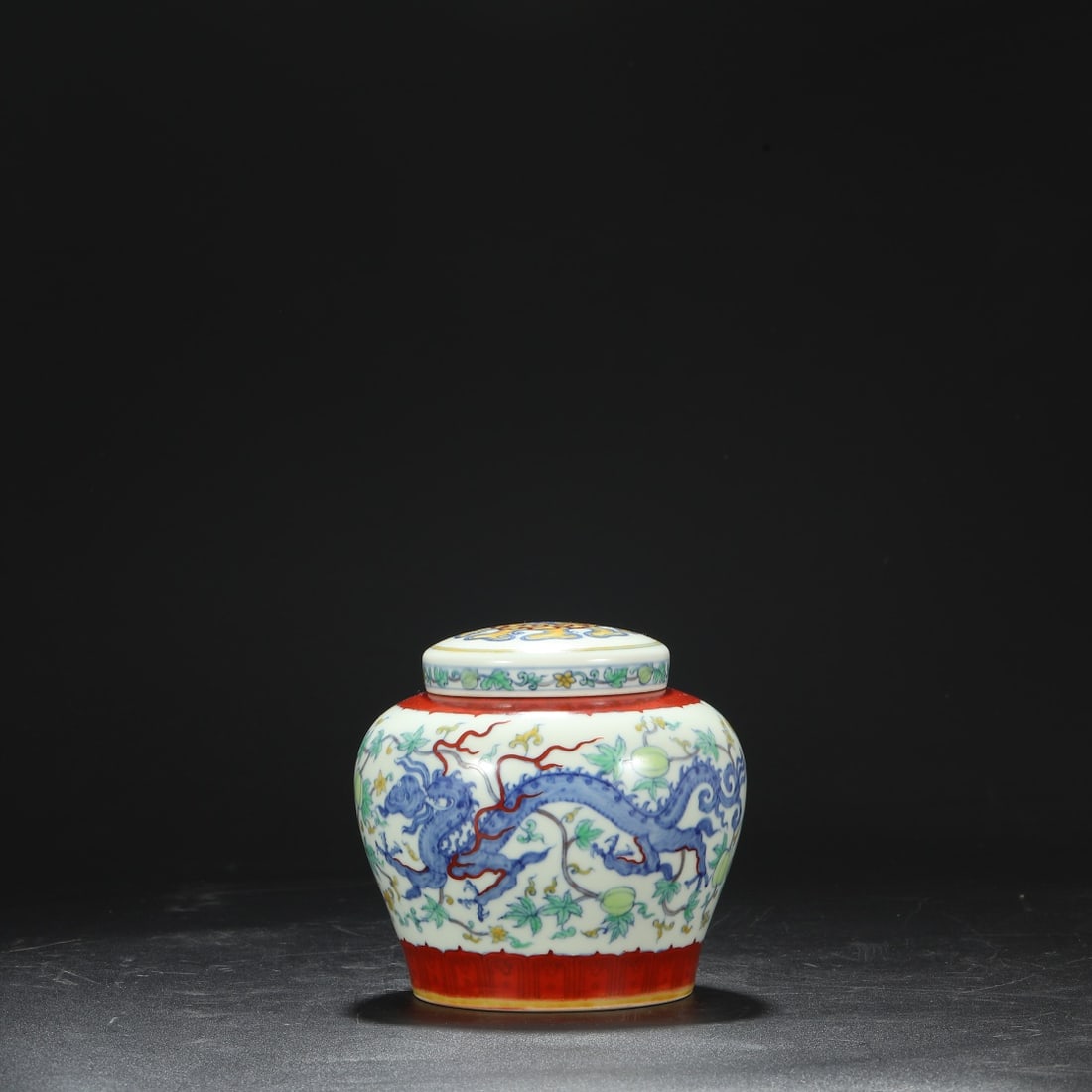 Old Collection Ming Chenghua Doucai Watermelon Dragon Pattern Tianzi Covered Jar (1 of 8)