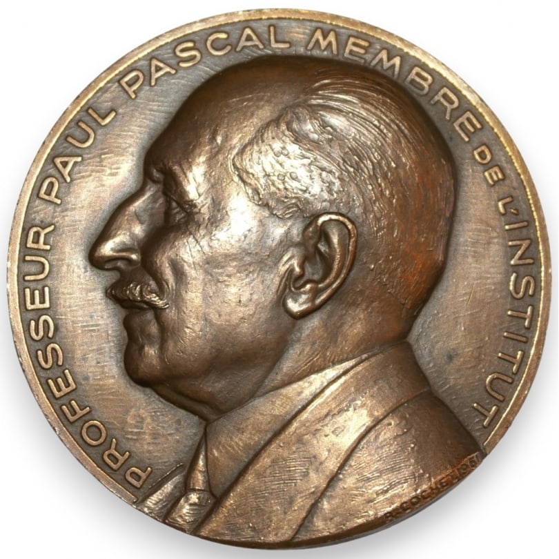 Medal "Professor Paul Pascal Member: Medal "Professor Paul Pascal Member of the institute" signed R. COCHET 1961Robert COCHET (1903-1988)Origin: FrancePeriod: 20th centuryMaterials: BronzeDimensions: Diameter 6.8 cm