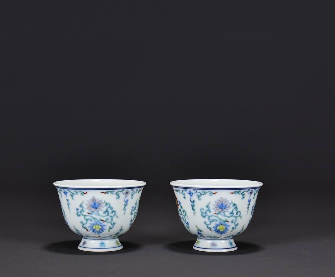 Old collection of Ming Chenghua Doucai Tuanhua high-footed cup (1 of 9)