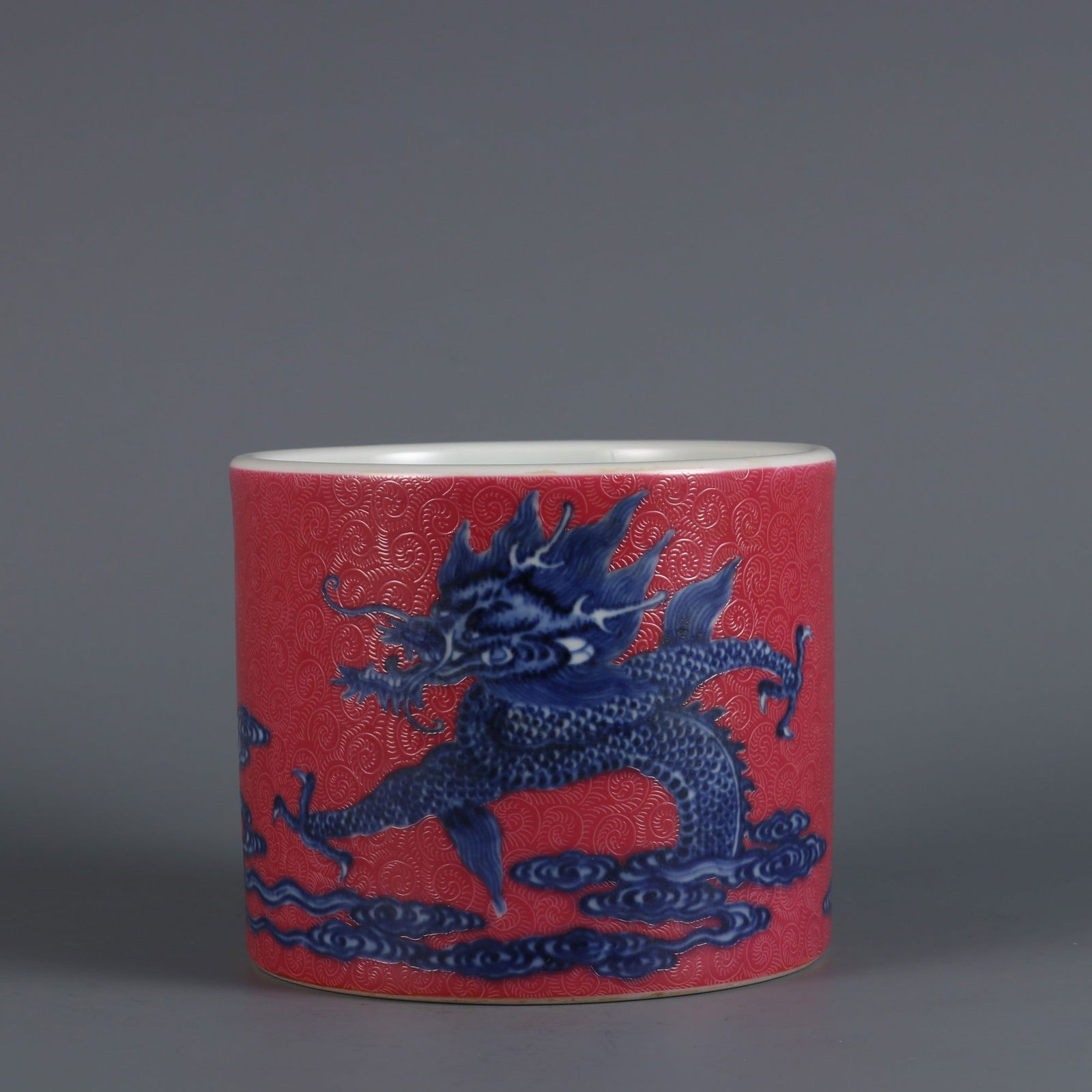 Qing Jiaqing Year Rouge Red Ground Blue and White Cloud Dragon Pattern Pen Holder (1 of 9)
