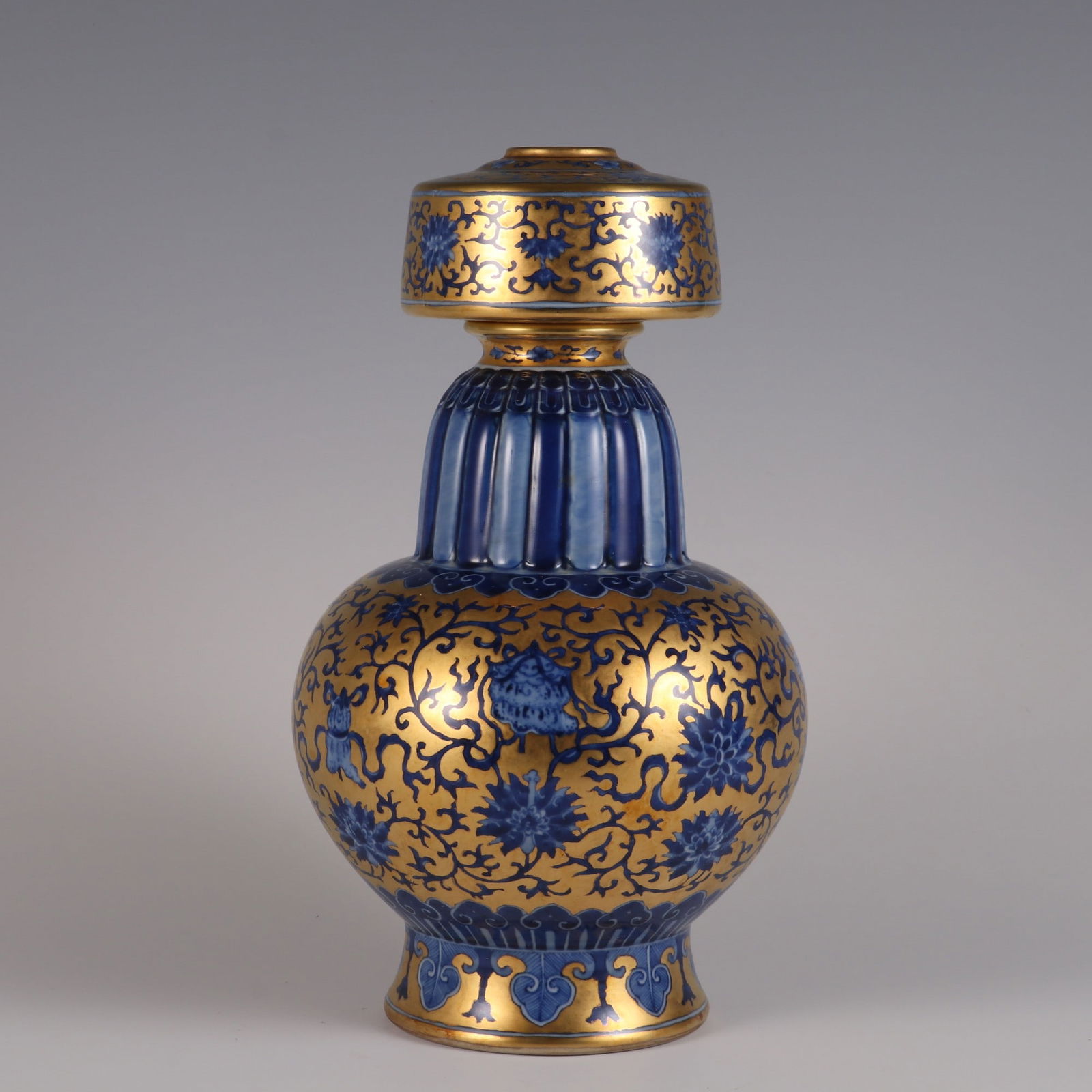 Benba vase with blue and white lotus and eight treasures pattern, made in the Qianlong period of the (1 of 10)