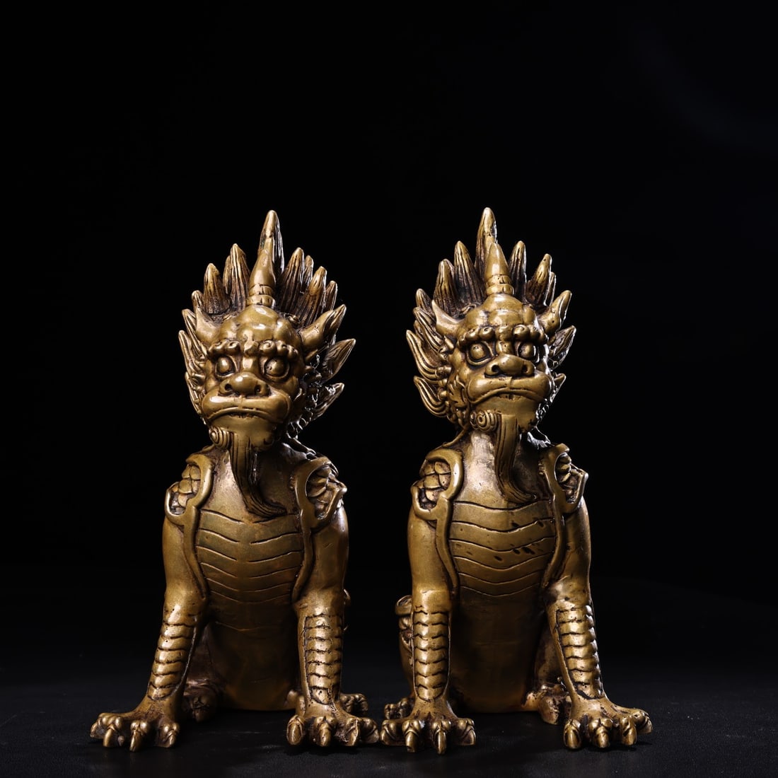 Treasure old collection of pure copper evil-repelling and wealth-gathering kirin pair exquisite: height 15 cm width 13 cm a pair
