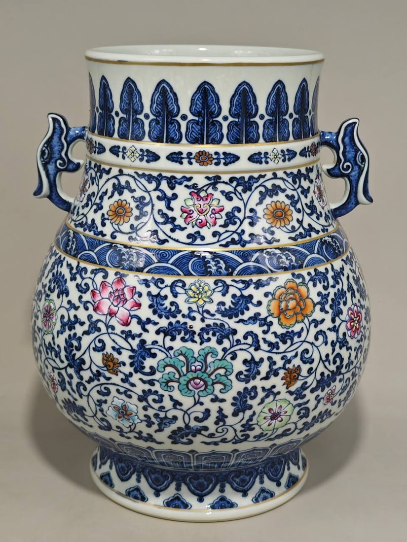 Fine Chinese Qing Dynasty Blue and White Porcelain Vase with Famille Rose Decoration (1 of 8)