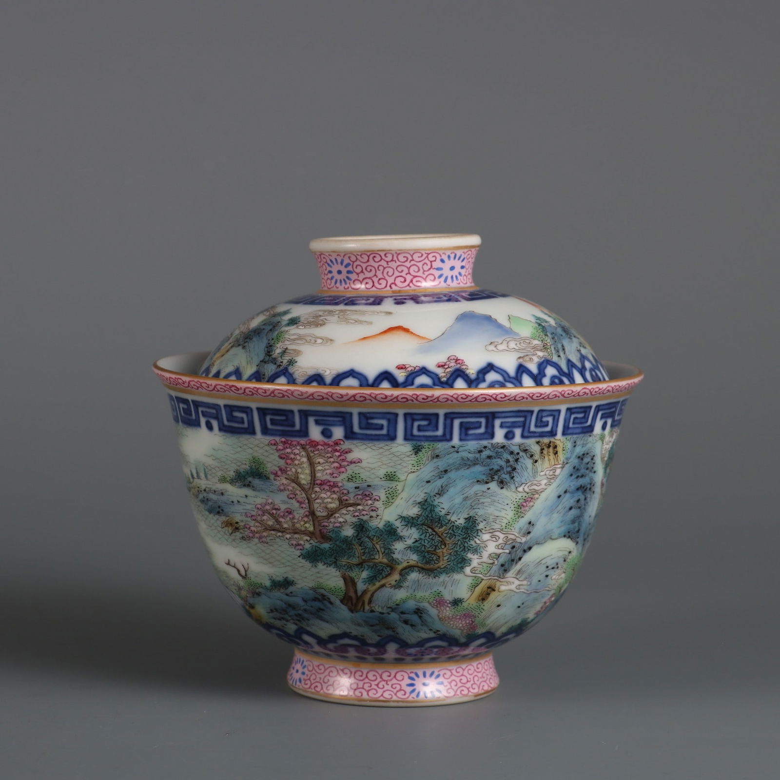 A Qing Dynasty Qianlong period blue and white porcelain covered bowl with famille rose enamels (1 of 9)