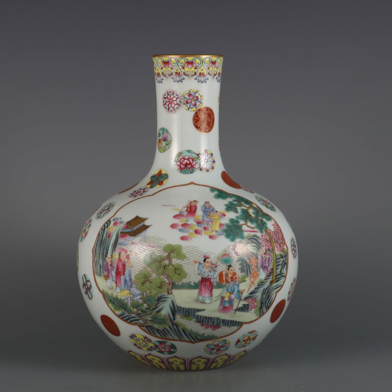 A Qing Dynasty Yongzheng period famille rose vase with a design of a ball-shaped flower and (1 of 8)