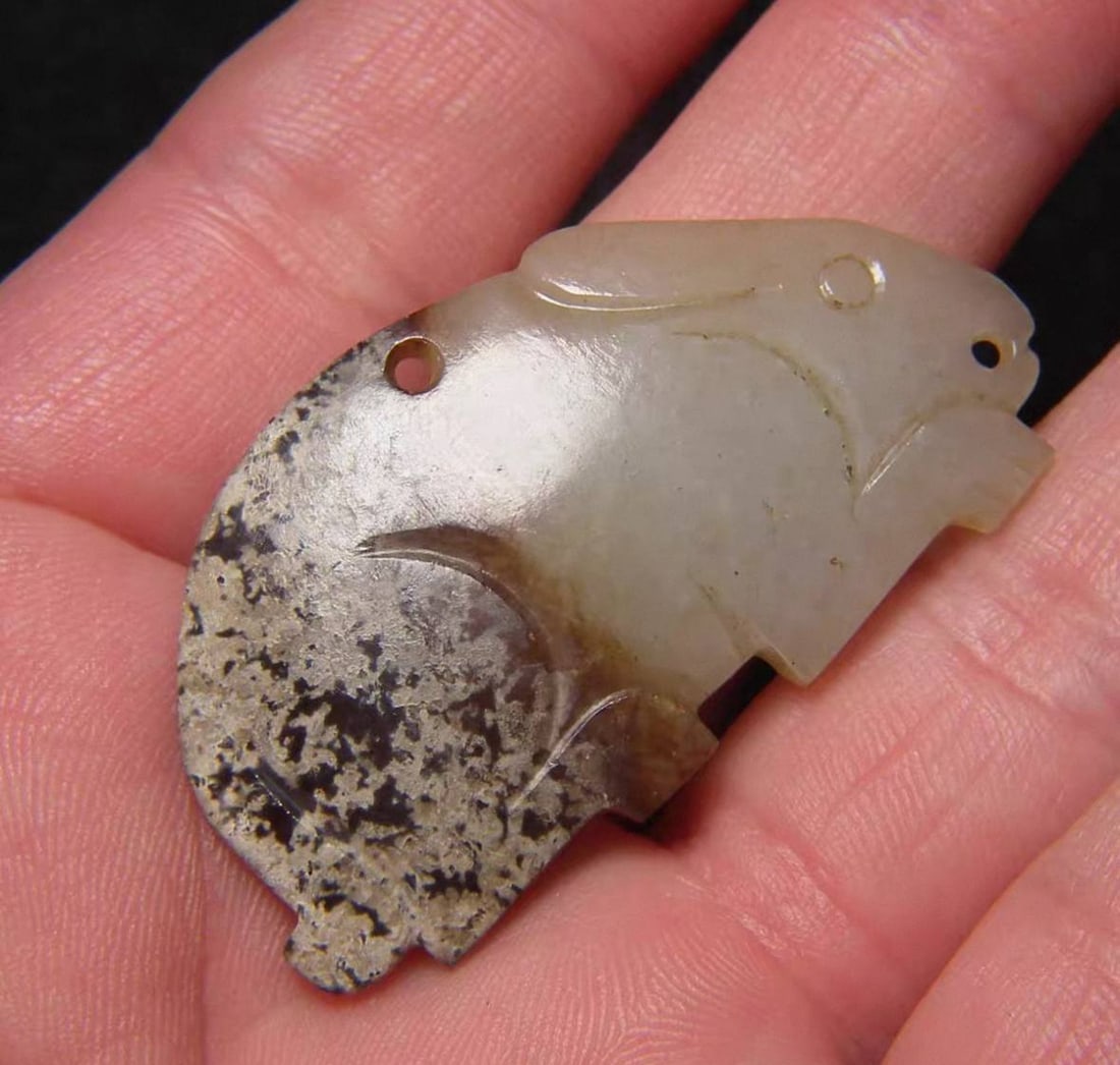 Han Dynasty Hetian jade rabbit pendant with chicken-bone white and grayish-white patina - 4