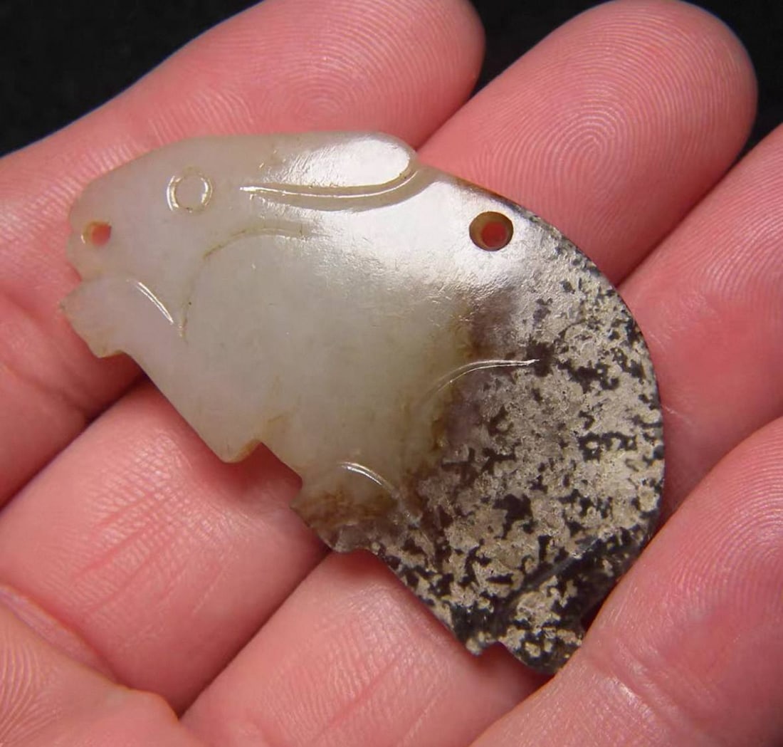 Han Dynasty Hetian jade rabbit pendant with chicken-bone white and grayish-white patina - 5