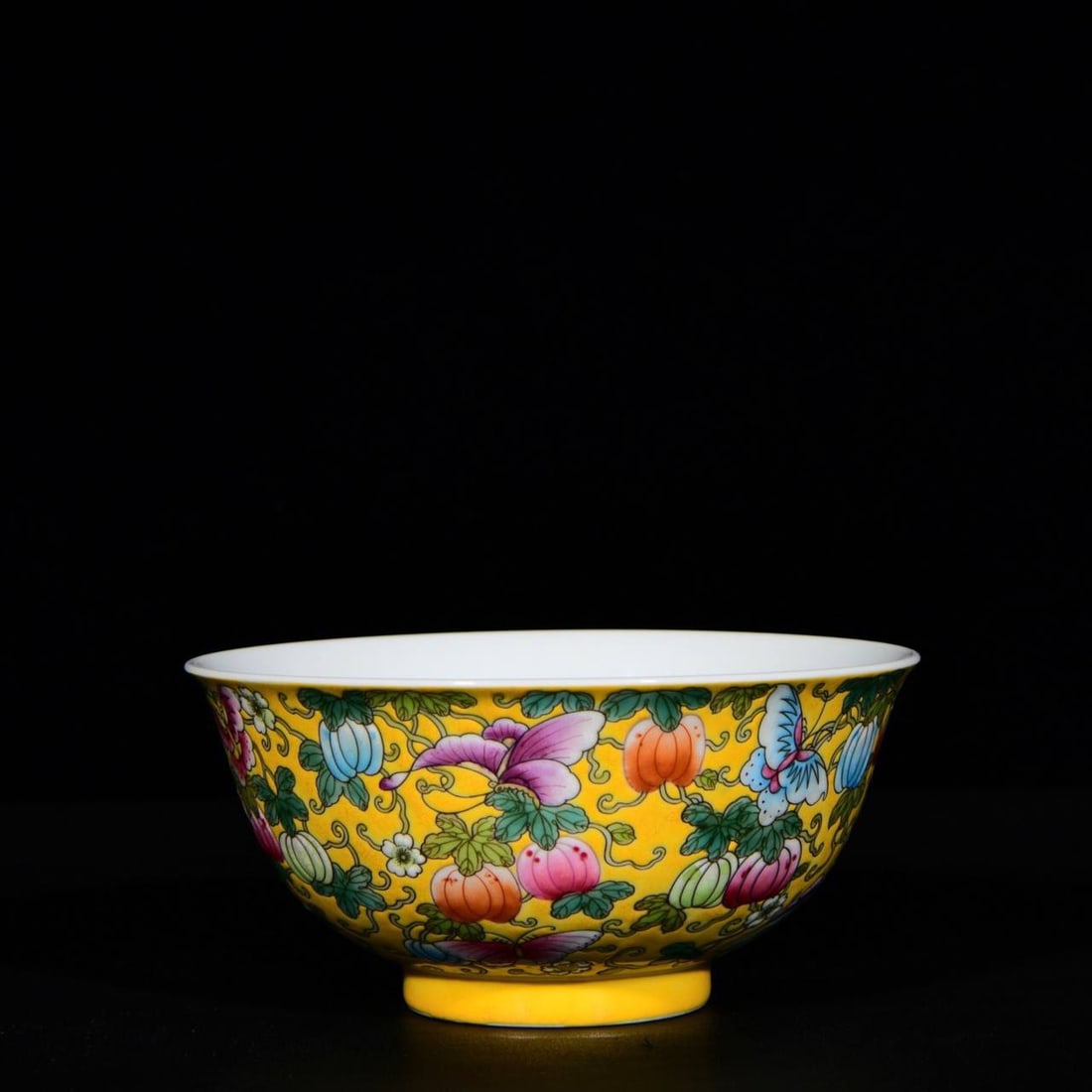 Qing Dynasty Kangxi period famille rose bowl (1 of 7)