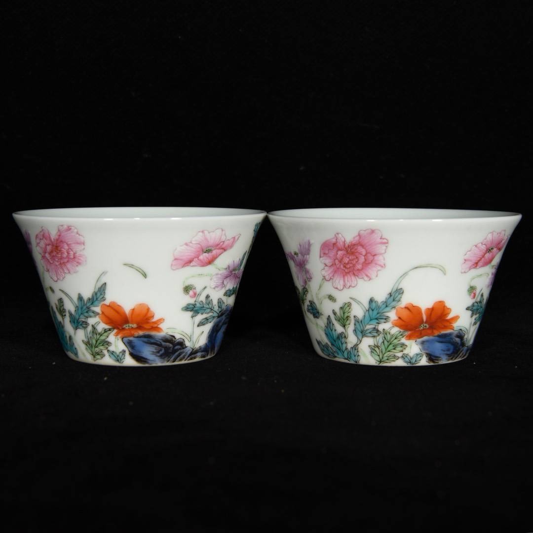 A Qing Dynasty Yongzheng period famille rose cups with poppy and butterfly design (1 of 9)