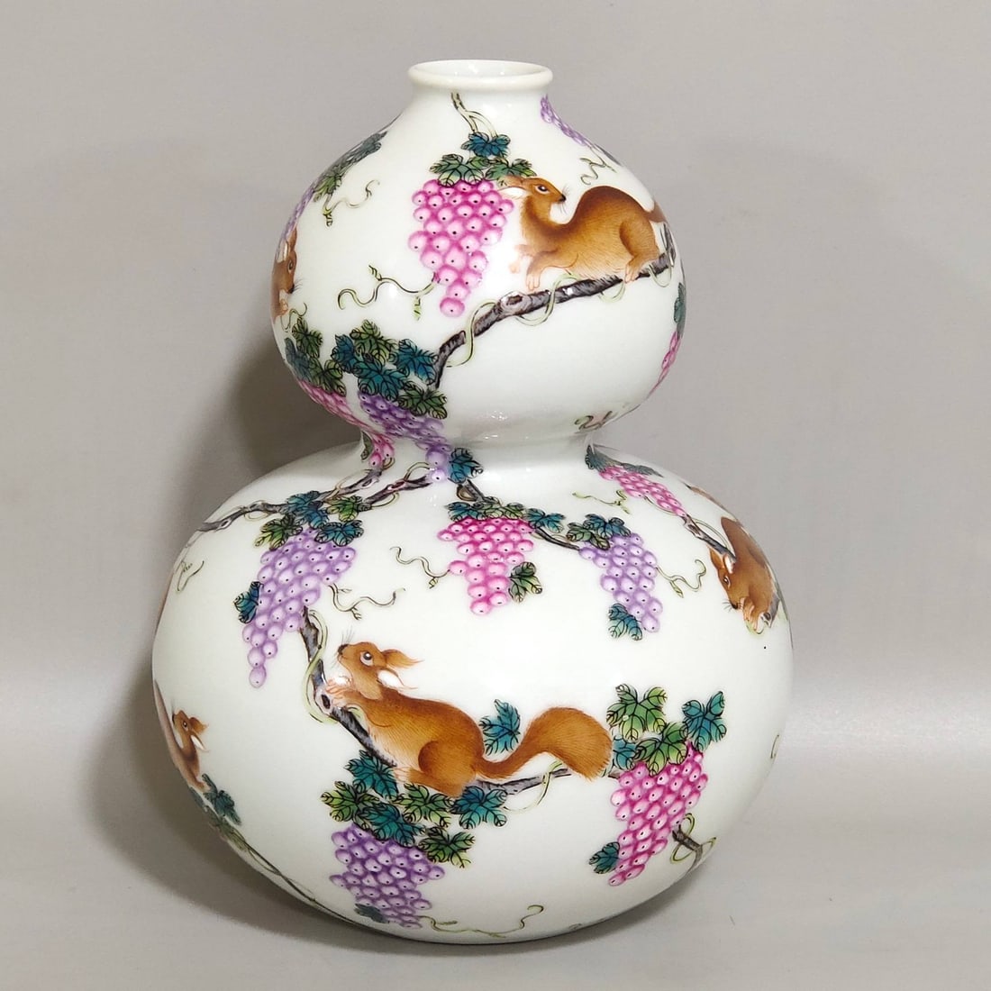 A Qianlong period (1736-1745) squirrel and grape gourd-shaped vase (1 of 7)