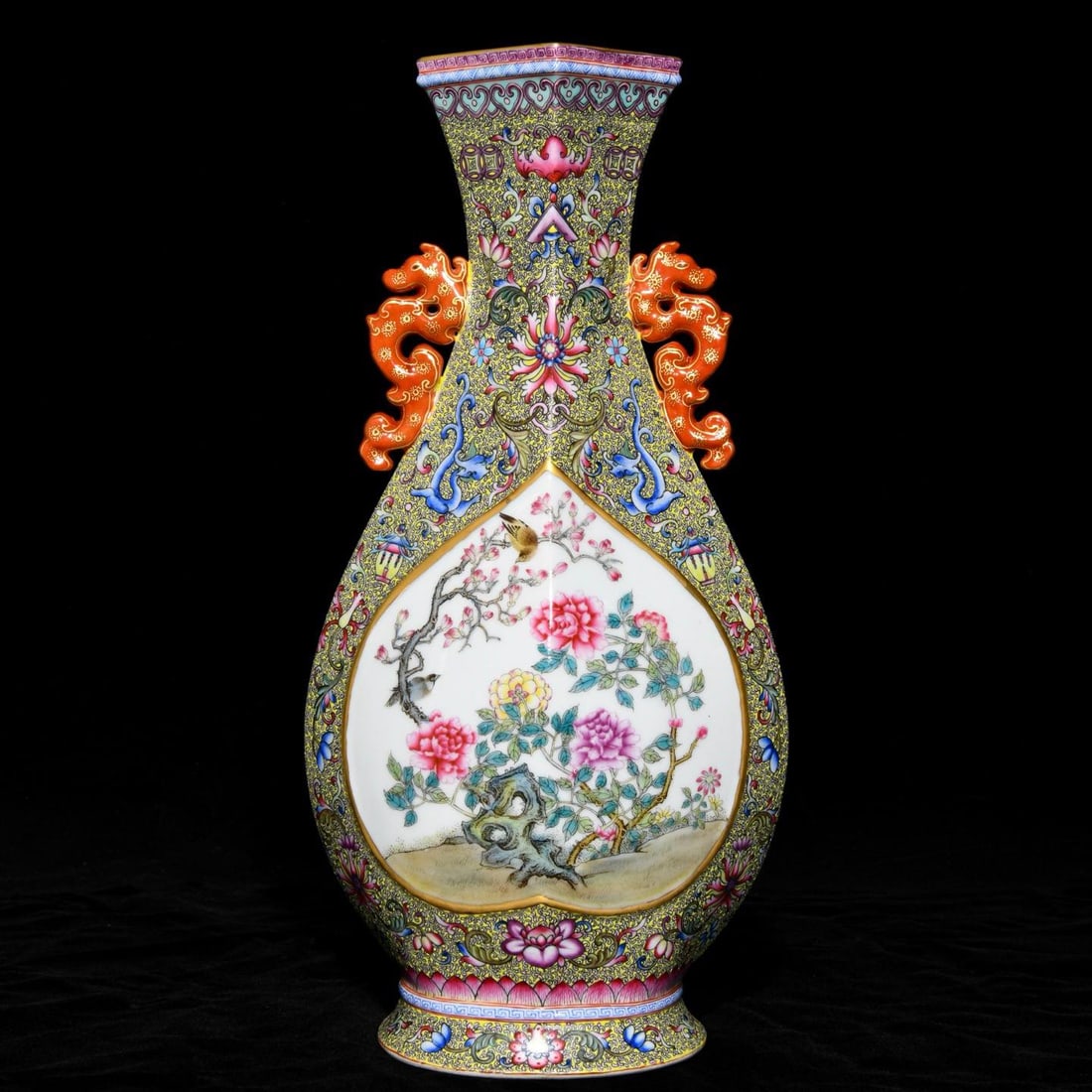 A Qing Dynasty Qianlong period (1750-1765) Gu Yue Xuan famille rose (1 of 8)