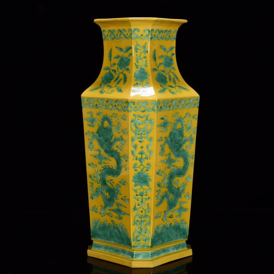 A plain-painted square vase with dragon design (1 of 7)