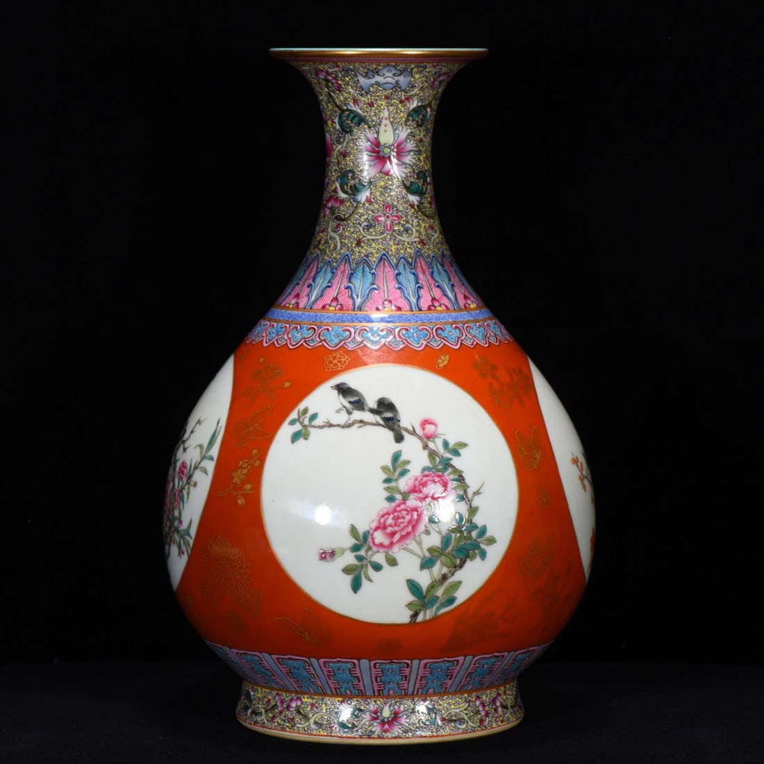Qing Dynasty, Qianlong Period, Famille Rose Gilt Floral and Bird Design, Yuhuchun Teapot: Qing Dynasty, Qianlong Period, Famille Rose Gilt Floral and Bird Design, Yuhuchun Teapot, 29 x 18 cm